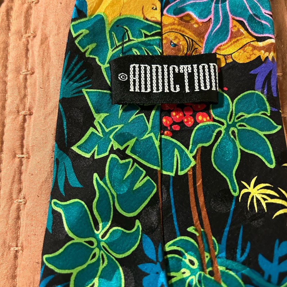 Addiction tie - Picture 4 of 4